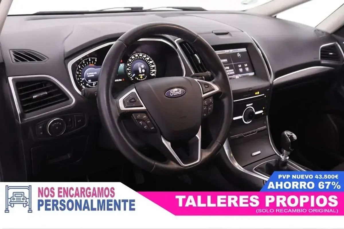 Usado Ford S-MAX Titanium 150 CV (110 kW) 2015 Gris Monovolumen