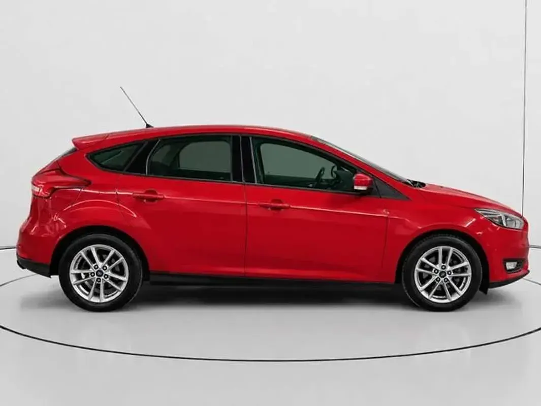 Usado Ford Focus Business Edition 125 CV (91 kW) 2017 Rojo Utilitario