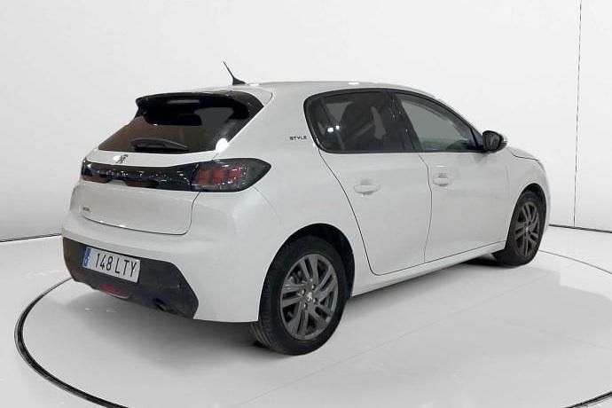 Usado Peugeot 208 Style 100 CV (73 kW) 2021 Utilitario