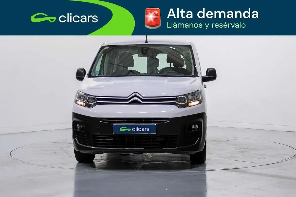 Usado Citroën Berlingo Live 102 CV (75 kW) 2022 Blanco Monovolumen