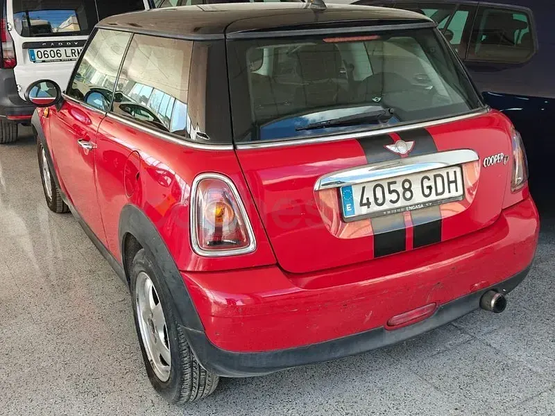 Käytetty Mini Cooper D 110 HP (80 kW) 2008 Punainen Viistoperä