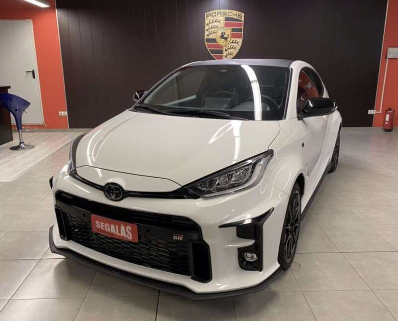 Blanco Usado 2021 Toyota Yaris Utilitario | 36.000 € (Precio justo) - Imagen 1/4