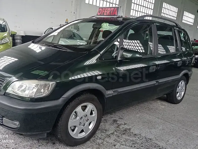 Usado Opel Zafira Elegance 100 HP (73 kW) 2003 Preto Monovolume