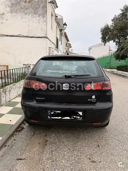 Usado Seat Ibiza Reference 100 CV (73 kW) 2005 Negro Utilitario