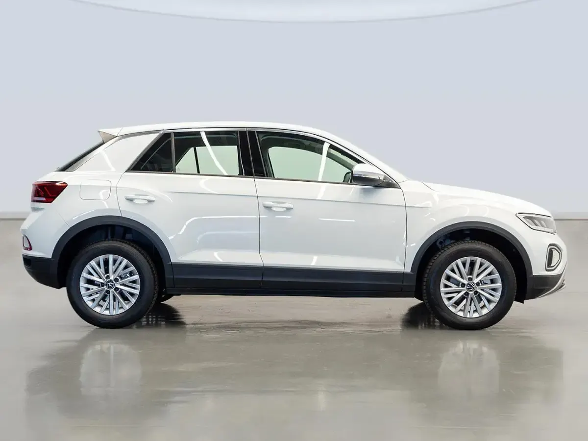 Usado VW T-Roc Business 116 CV (85 kW) 2025 Blanco SUV