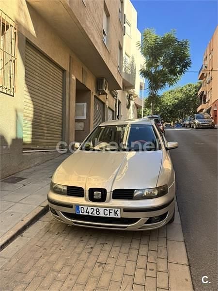 Beige Usado 2003 Seat Leon Berlina | 2690 € (Precio justo) - Imagen 1/4