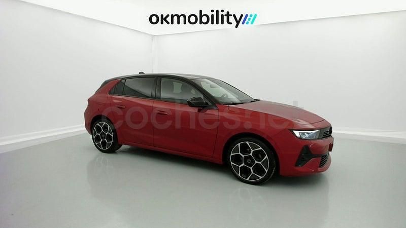 Usado Opel Astra 130 CV (95 kW) 2023 Rojo Familiar