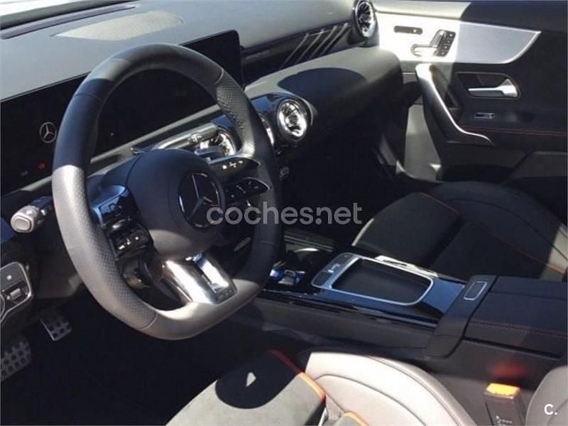 Usado Mercedes A35 AMG 306 CV (225 kW) 2024 Gris / plata Berlina