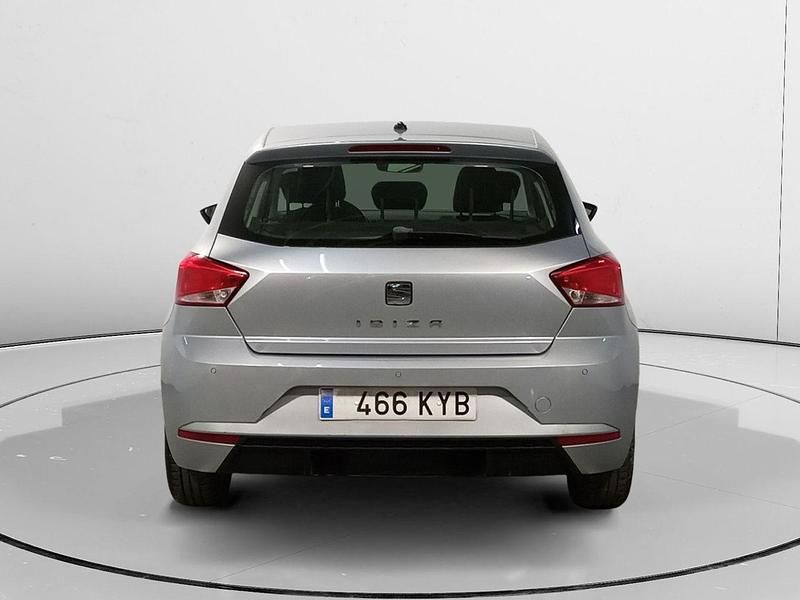 Usado Seat Ibiza Style Plus 80 CV (58 kW) 2019 Gris Berlina