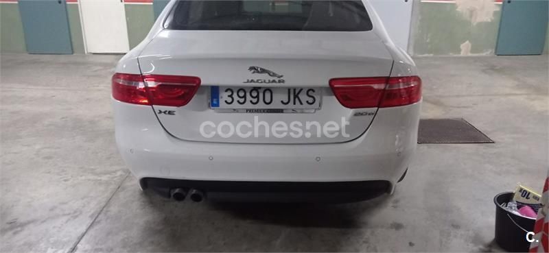 Usado Jaguar XE Portfolio 180 CV (132 kW) 2016 Blanco Berlina