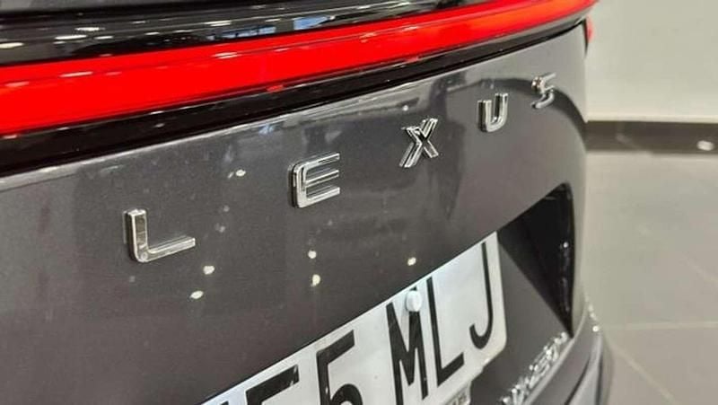 Usado Lexus NX450h+ Executive Line 303 CV (222 kW) 2023 Gris SUV