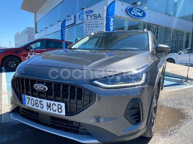 Gris Usado 2022 Ford Focus Active Berlina | 24.500 € (Un poco caro) - Imagen 1/4