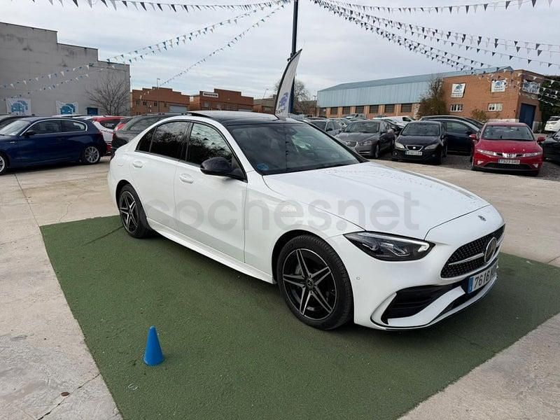 Blanco Usado 2024 Mercedes C300e Berlina | 51.999 € (Un poco caro) - Imagen 1/4