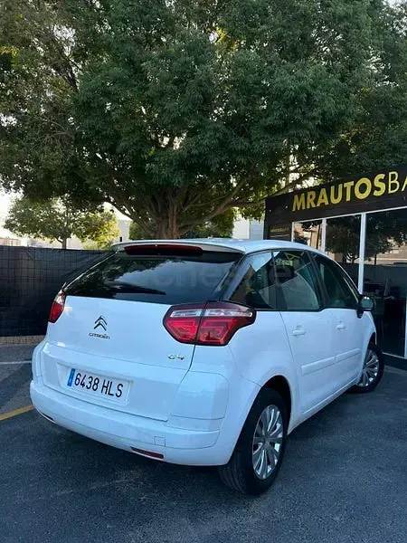 Usado Citroën Grand C4 Picasso First 120 CV (88 kW) 2012 Blanco Monovolumen
