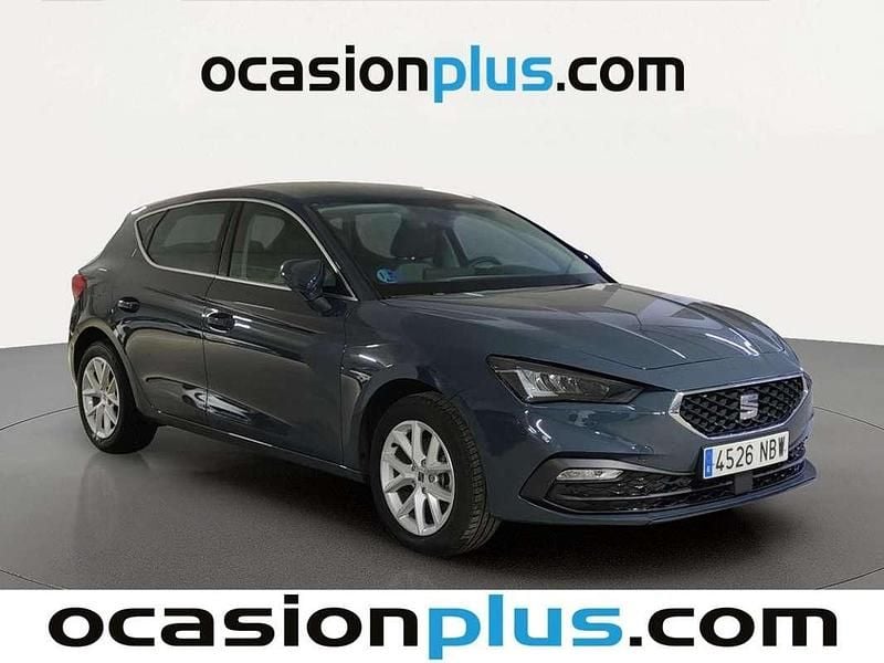 Usado Seat Leon Style 116 CV (85 kW) 2025 Azul Utilitario