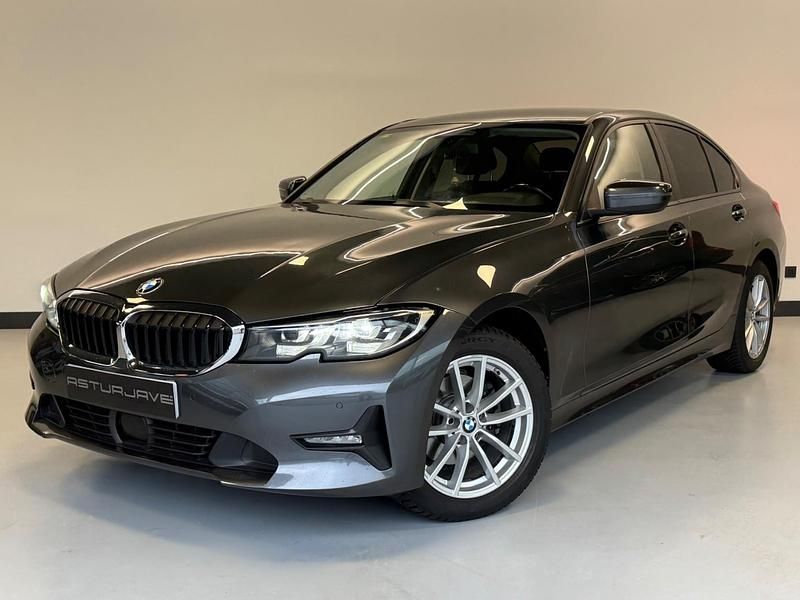 Usado BMW 320 Comfort Edition 184 CV (135 kW) 2020 Gris / plata Berlina
