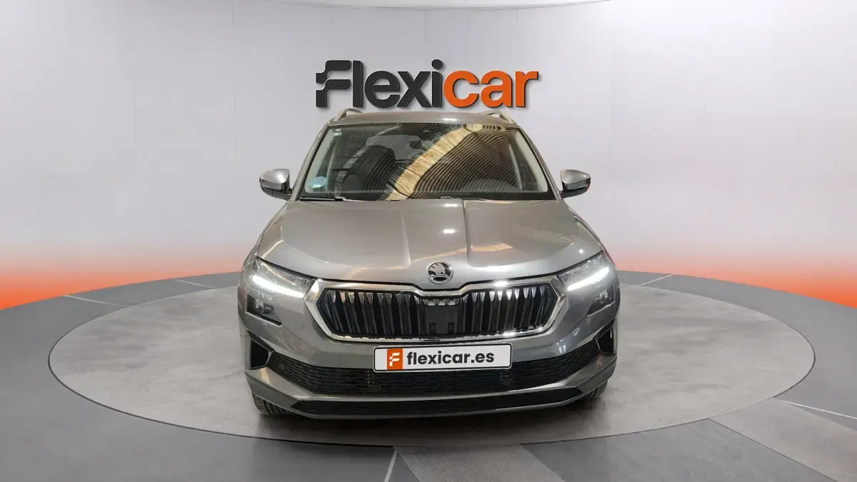Usado Skoda Karoq 150 CV (110 kW) 2024 Gris SUV