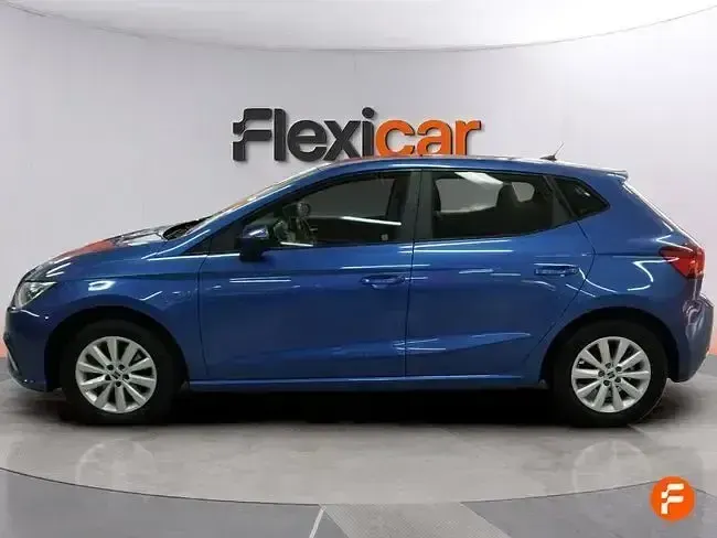 Usado Seat Ibiza Style 110 CV (80 kW) 2023 Azul Utilitario