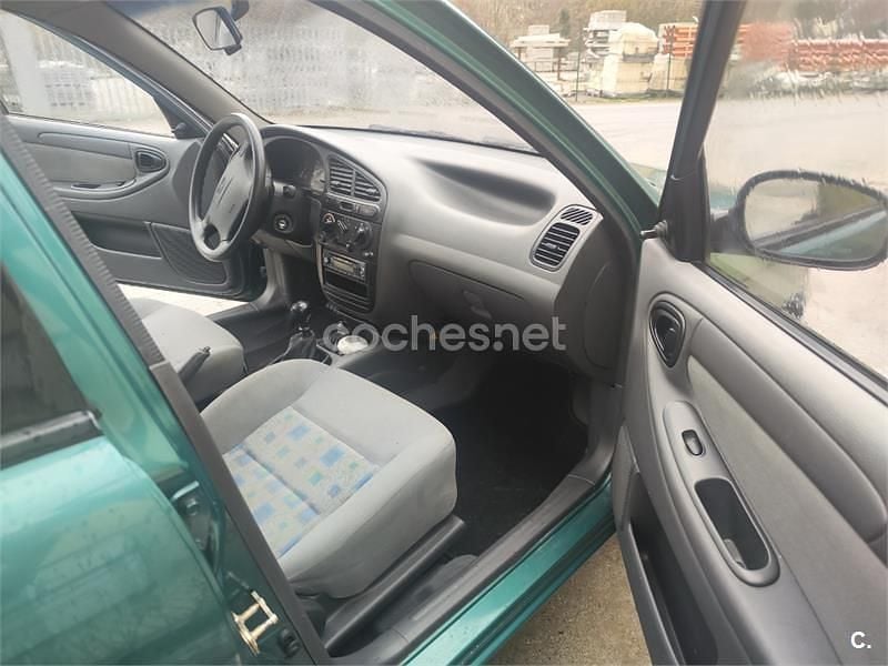 Usado Chevrolet Lanos 75 CV (55 kW) 2002 Verde Berlina