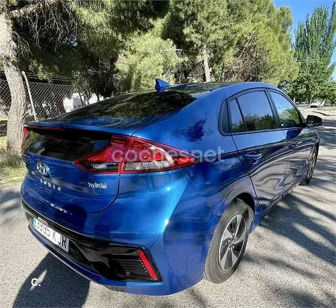 Usado Hyundai Ioniq 141 CV (103 kW) 2018 Azul Utilitario