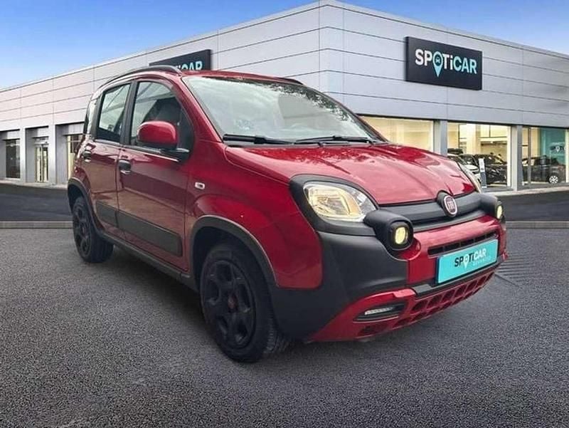 Usado Fiat Panda Cross Cross 71 CV (52 kW) 2022 Rojo Utilitario