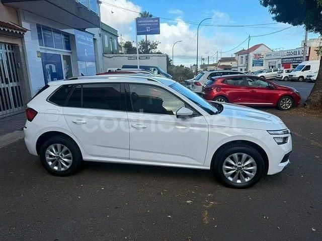 Usado Skoda Kamiq Ambition 110 CV (80 kW) 2023 Blanco SUV