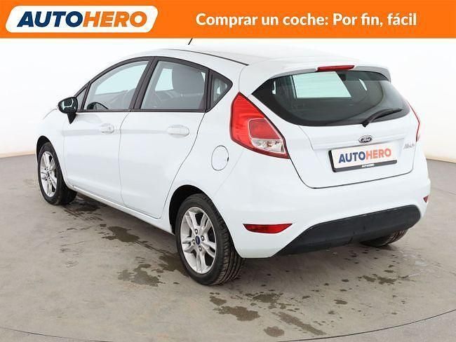 Usado Ford Fiesta Trend 95 CV (69 kW) 2015 Blanco Berlina