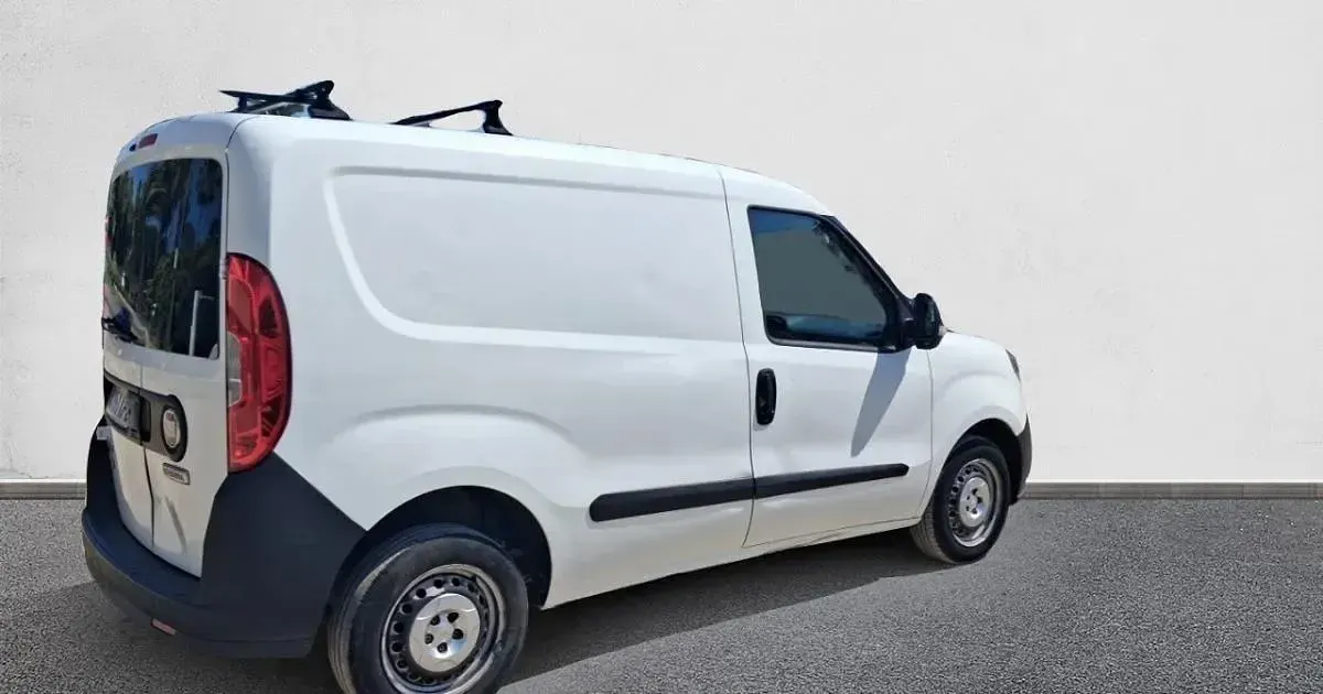Usado Fiat Doblò Easy 95 CV (69 kW) 2017 Monovolumen