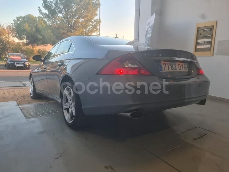 Usado Mercedes CLS320 224 CV (164 kW) 2006 Azul Berlina