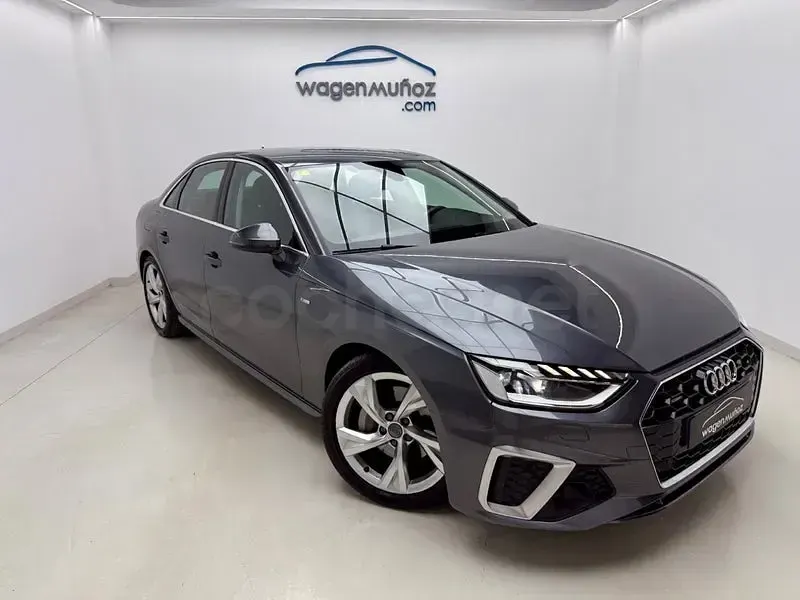 Usado Audi A4 S-Line 190 CV (139 kW) 2020 Gris / plata Berlina