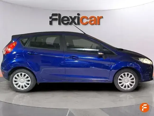 Usado Ford Fiesta Trend 82 CV (60 kW) 2017 Azul Utilitario