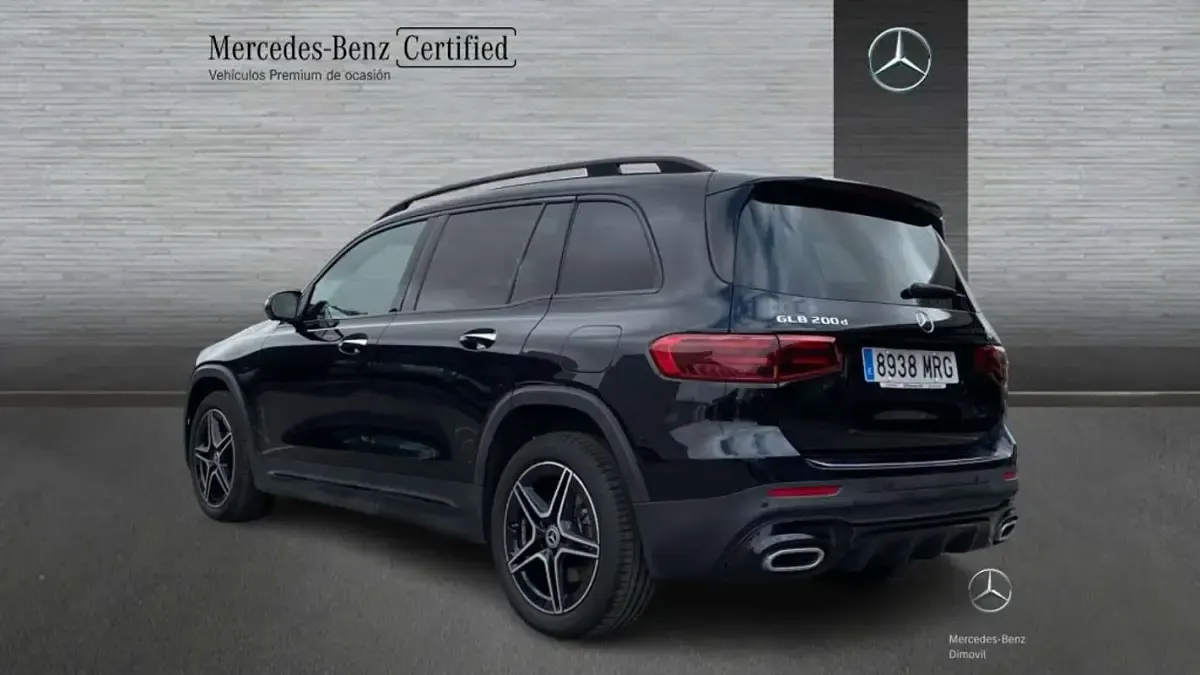 Usado Mercedes GLB200 AMG line 150 CV (110 kW) 2024 Negro SUV