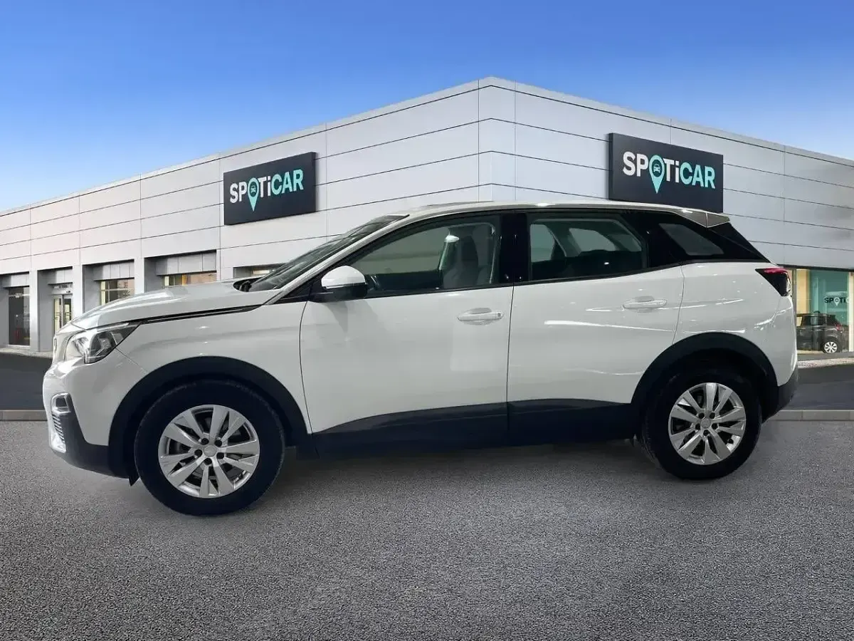 Usado Peugeot 3008 Active 130 CV (95 kW) 2019 Blanco SUV