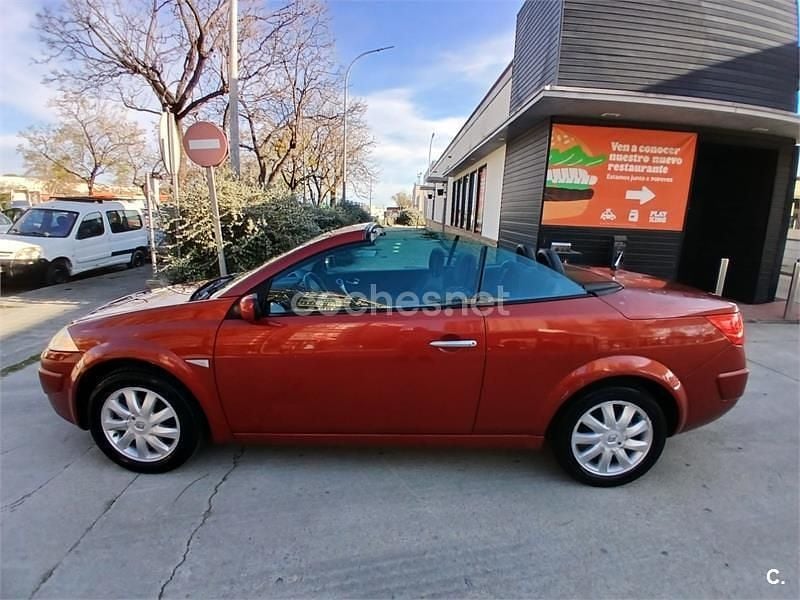 Usado Renault Mégane Cabriolet Dynamique 130 CV (95 kW) 2007 Granate Descapotable