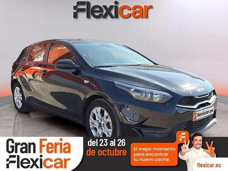 Negro Usado 2023 Kia Ceed Berlina | 15.990 € (Super precio) - Imagen 1/4