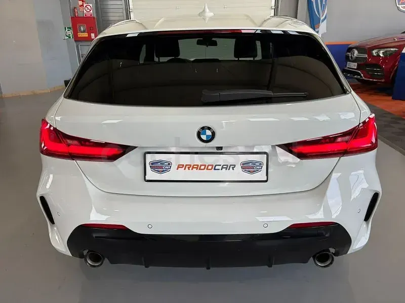 Usado BMW 118 M Sport 150 CV (110 kW) 2024 Blanco Berlina