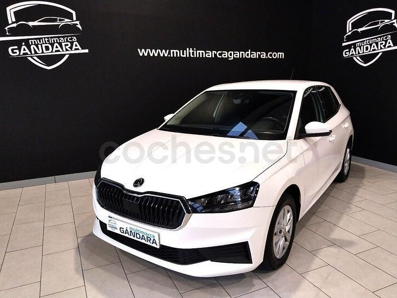 Usado Skoda Fabia Ambition 95 CV (69 kW) 2022 Blanco Utilitario
