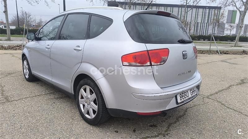 Usado Seat Altea XL 105 CV (77 kW) 2008 Gris / plata Monovolumen