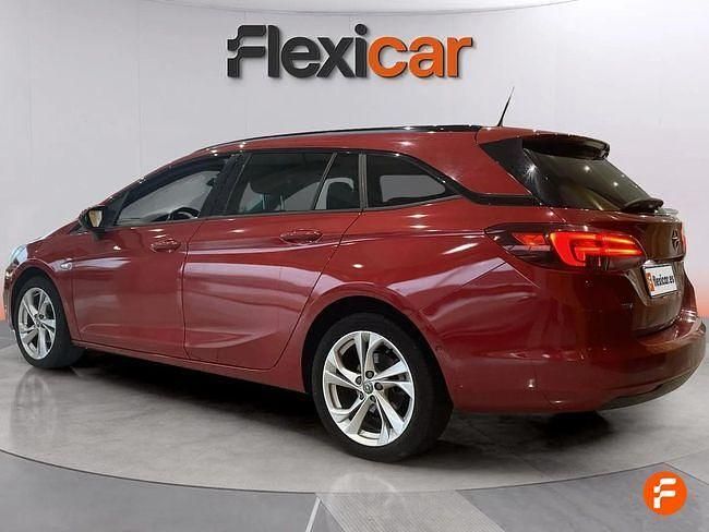 Usado Opel Astra GS Line 110 CV (80 kW) 2021 Rojo Familiar