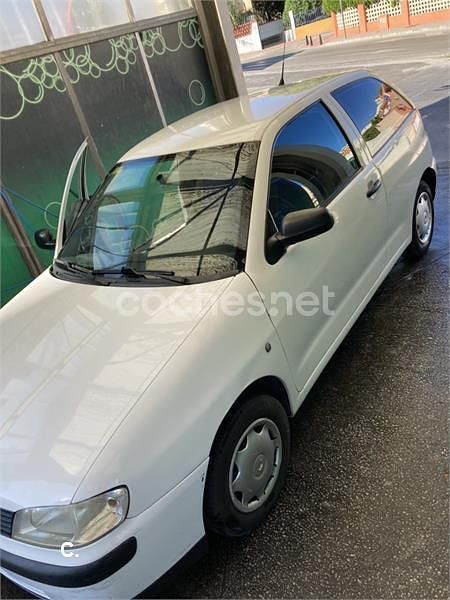 Blanco Usado 2002 Seat Ibiza Fresh Berlina | 1700 € (Precio justo) - Imagen 1/1