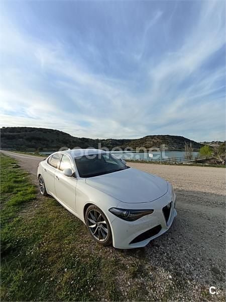 Usado Alfa Romeo Giulia Super 180 CV (132 kW) 2017 Blanco Berlina