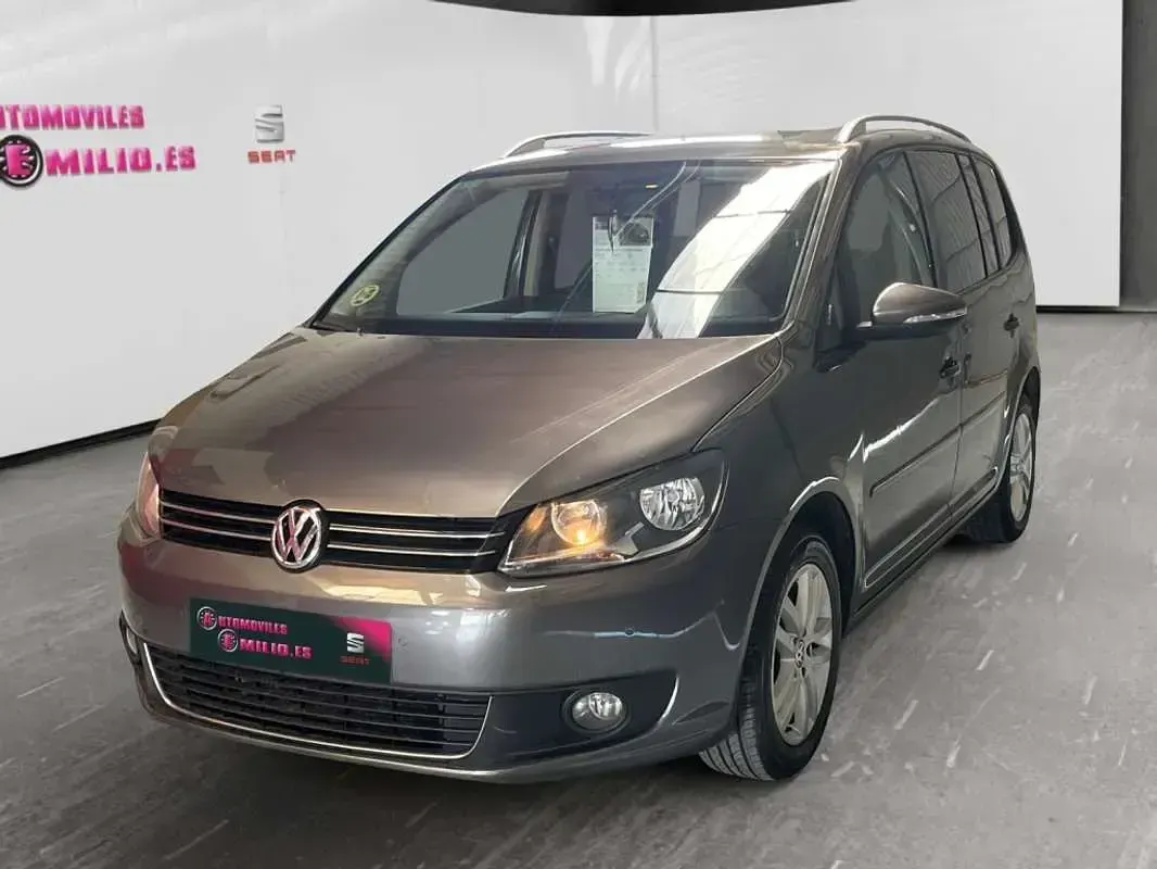 Usado VW Touran Advance 105 CV (77 kW) 2012 Gris Monovolumen