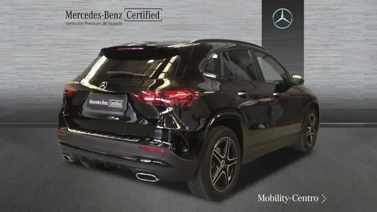 Usado Mercedes GLA200 AMG line 150 CV (110 kW) 2025 Nachtschwarz  unilack SUV