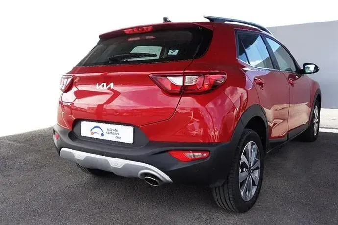 Usado Kia Stonic 100 CV (73 kW) 2024 SUV