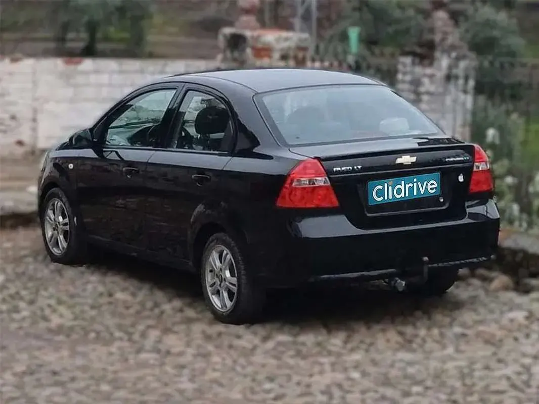 Usado Chevrolet Aveo LT 101 CV (74 kW) 2010 Negro Berlina