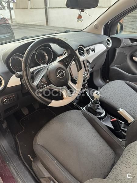 Usado Opel Adam Glam 87 CV (63 kW) 2017 Granate Utilitario