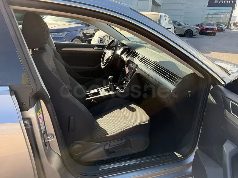 Usado VW Arteon 150 CV (110 kW) 2018 Gris / plata Utilitario