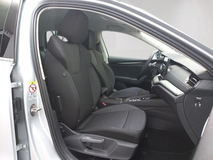 Usado Skoda Octavia Selection 150 CV (110 kW) 2025 Gris / plateado Familiar