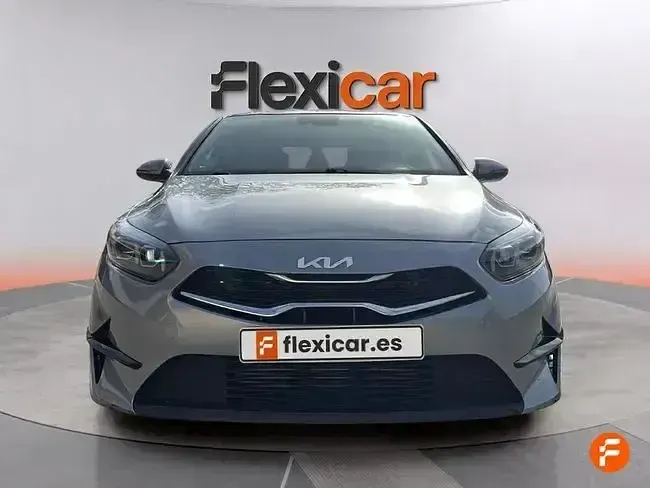 Usado Kia Ceed 100 CV (73 kW) 2021 Gris Utilitario