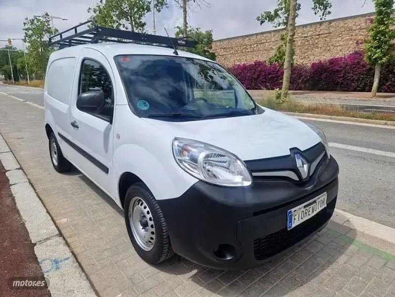 Usado Renault Kangoo 95 CV (69 kW) 2021 Blanco Monovolumen